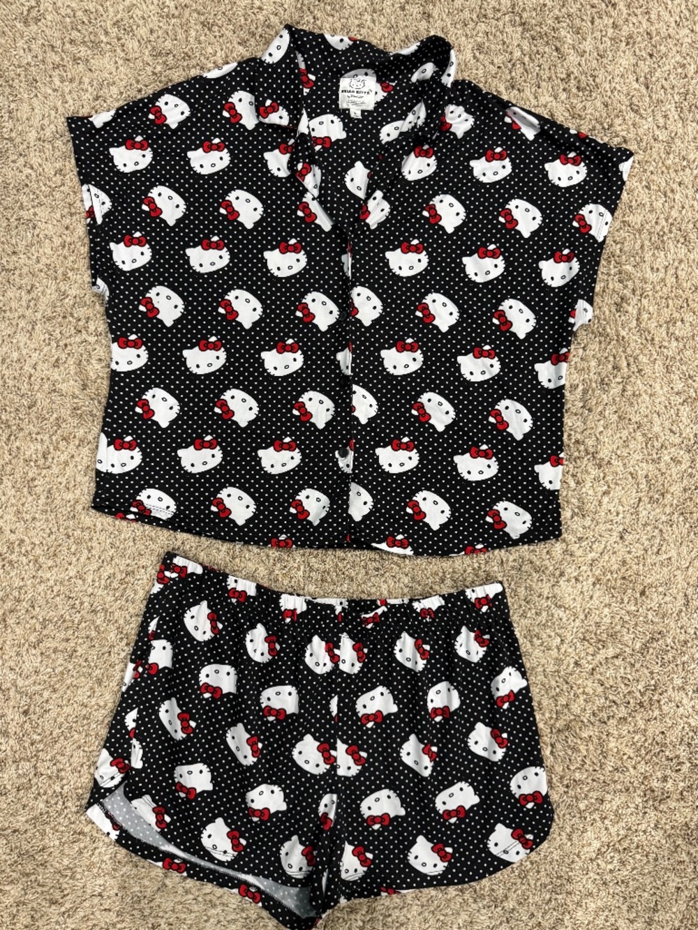 Hello Kitty short sleeve pajama set black with white polka dot size large